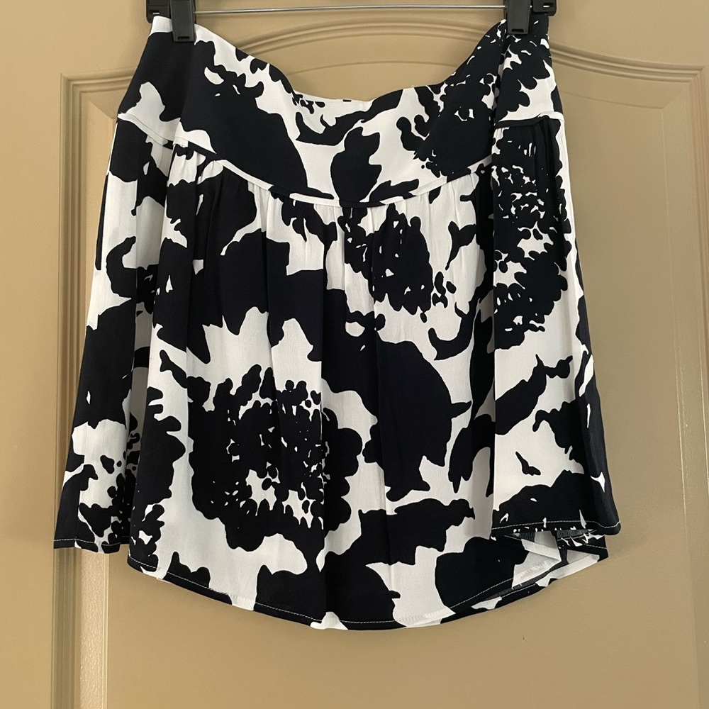 NWT Ann Taylor LOFT Navy & White Floral Skirt Size 8